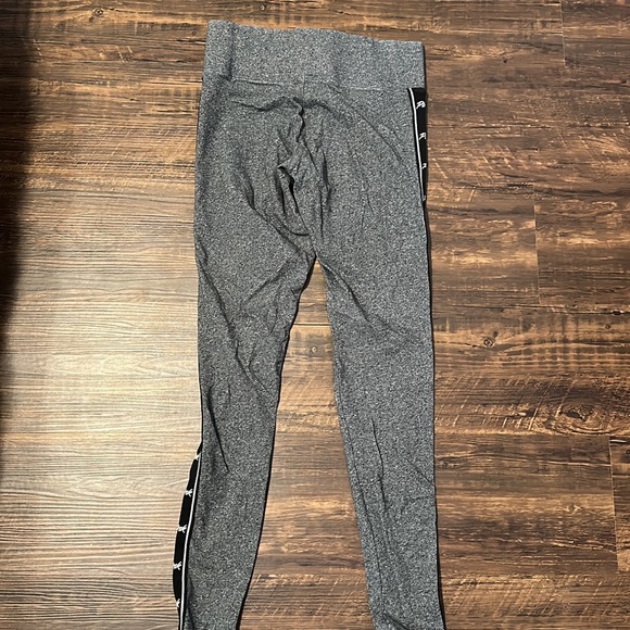 PINK yoga leggings - Picture 2 of 2